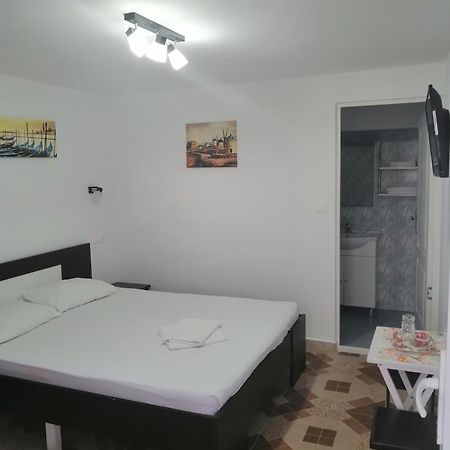 Hotel Casa Alexandru Două Mai Exterior foto