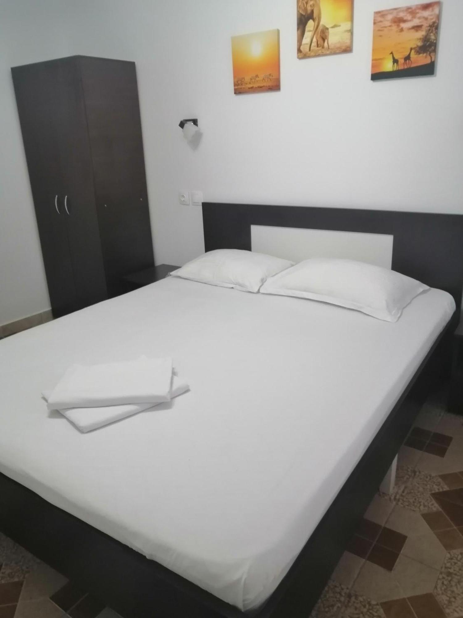 Hotel Casa Alexandru Două Mai Exterior foto